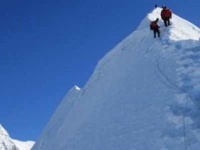 Lobuche Peak (6119M) Climbing