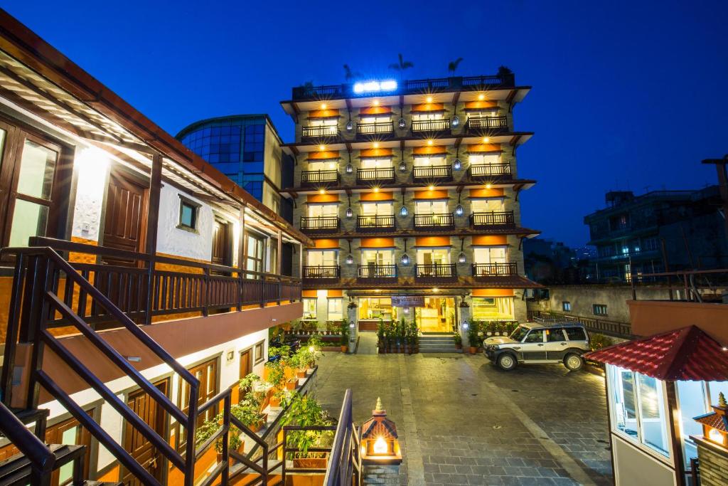 Hotel Kausi Lakeside Rd-6,Gaurighat,